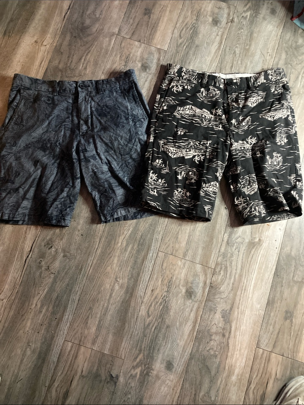Old Navy Men's Black Printed & Charcoal Patterned Flat-Front Shorts (2-Pack)